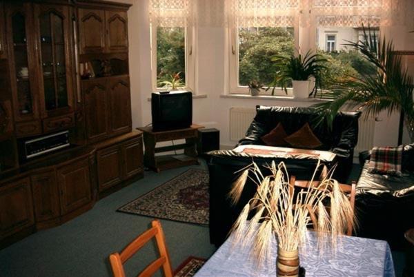 Hotel-Pension Koenigswald Dresden Rum bild